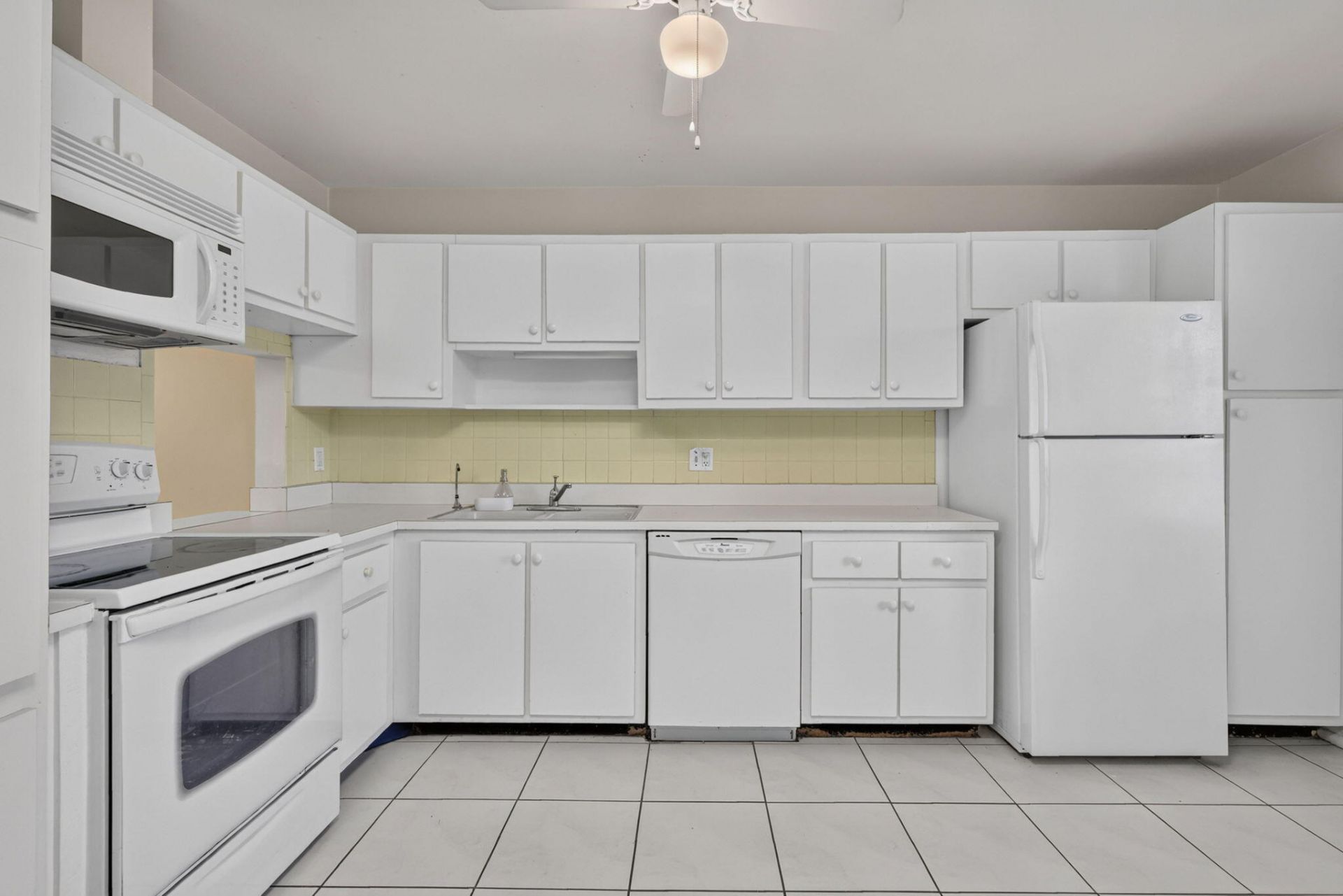 5780 Fernley Drive W, Unit 144, West Palm Beach, FL 33415 Photo