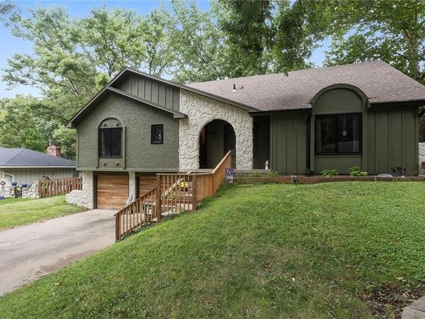 103 Ralph Drive, Lansing, KS 66043