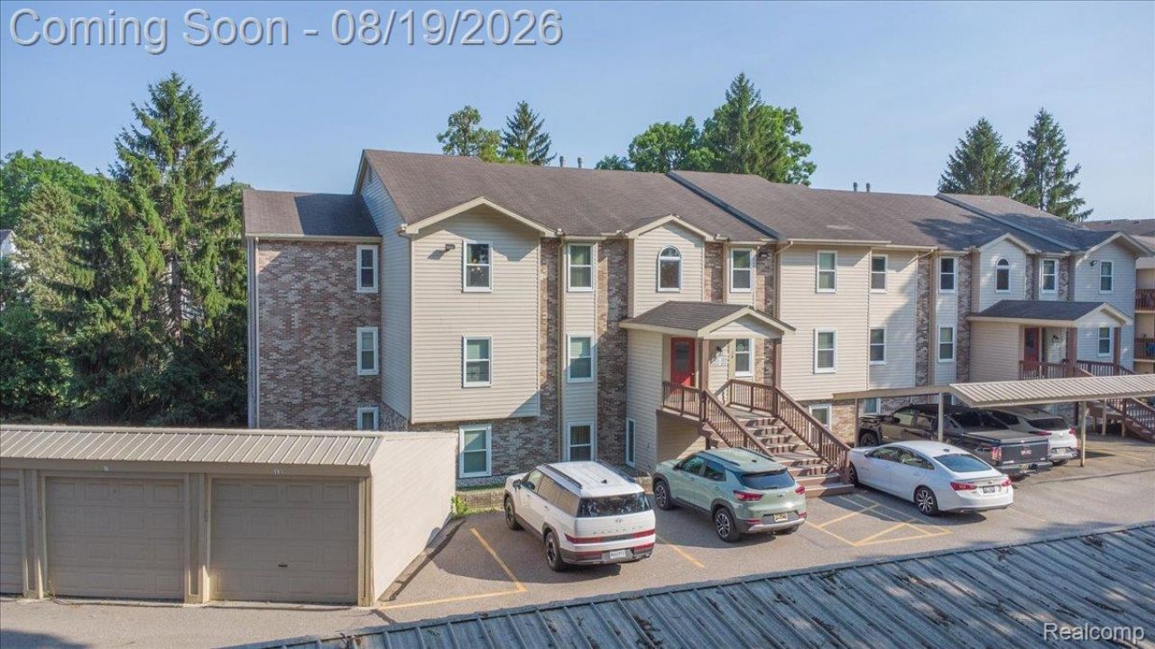 4929 Harbor Point Drive, Waterford Township, Mi 48329 Main Photo