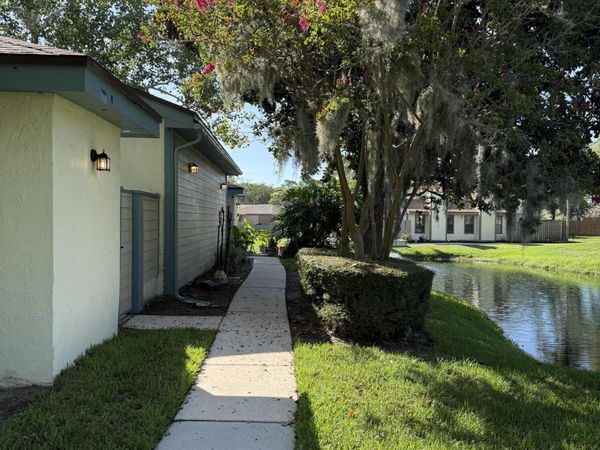 1702 CHALLENGER Court W, Unit 1702, Jacksonville, FL 32233