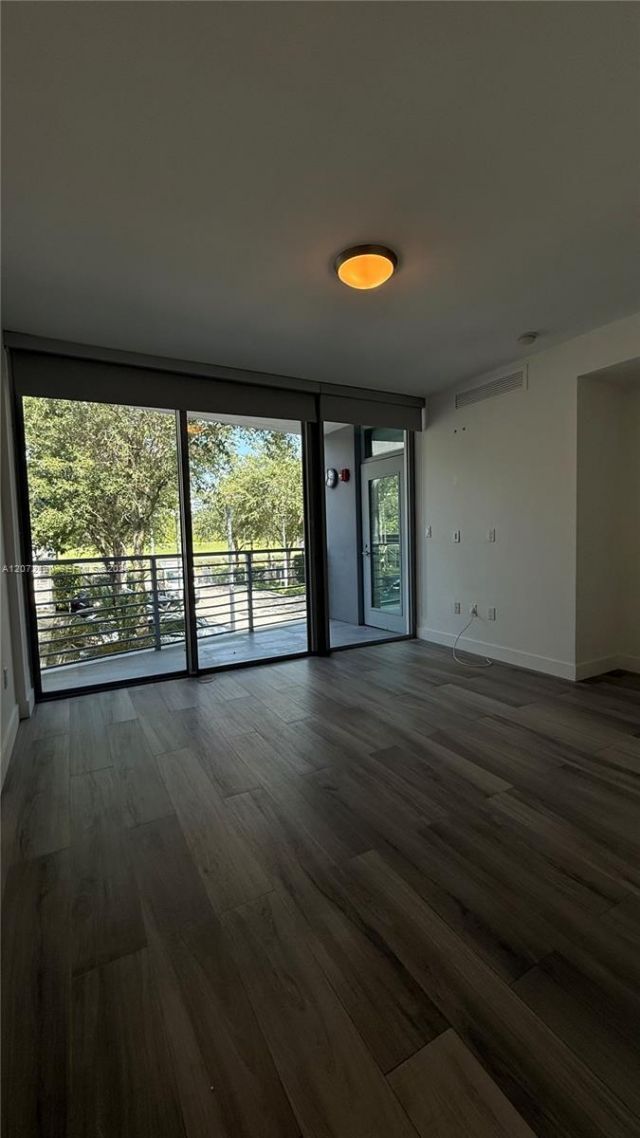 2025 Meridian Ave , Unit 2, Miami Beach, FL 33139 Photo