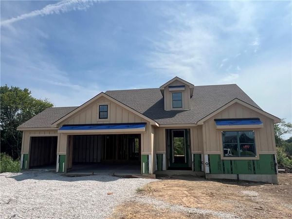 21401 Twin Oaks Parkway, Peculiar, MO 64078