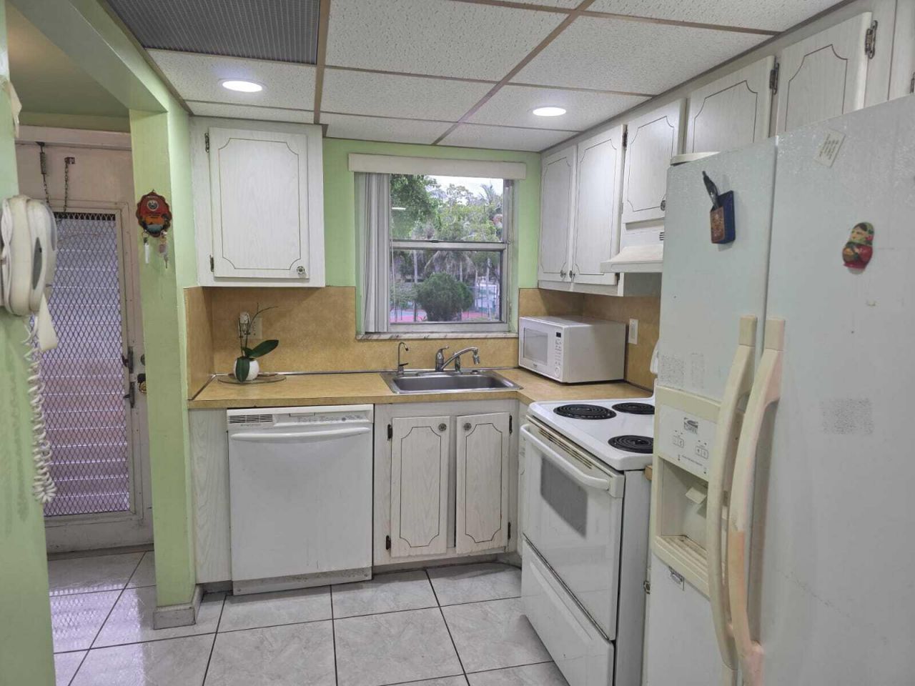 8101 S Sunrise Lakes Drive N, Unit 204, Sunrise, FL 33322 Photo
