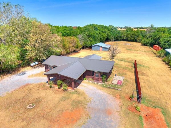 245 E Riddle Road, Chickasha, OK 73018