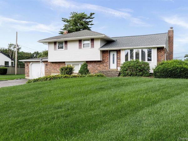 29 Cottonwood Drive , Commack, NY 11725