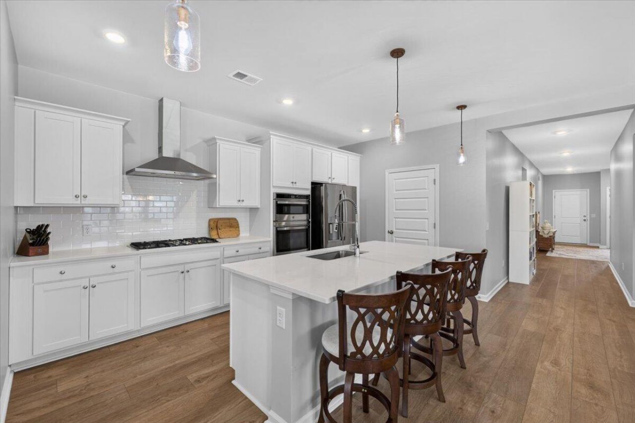 1028 Captain View Court Photo 15