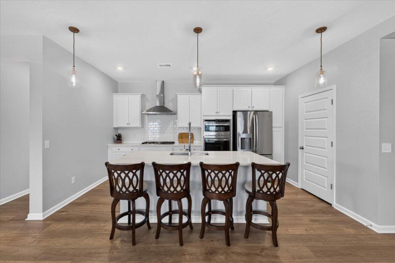 1028 Captain View Court Photo 17