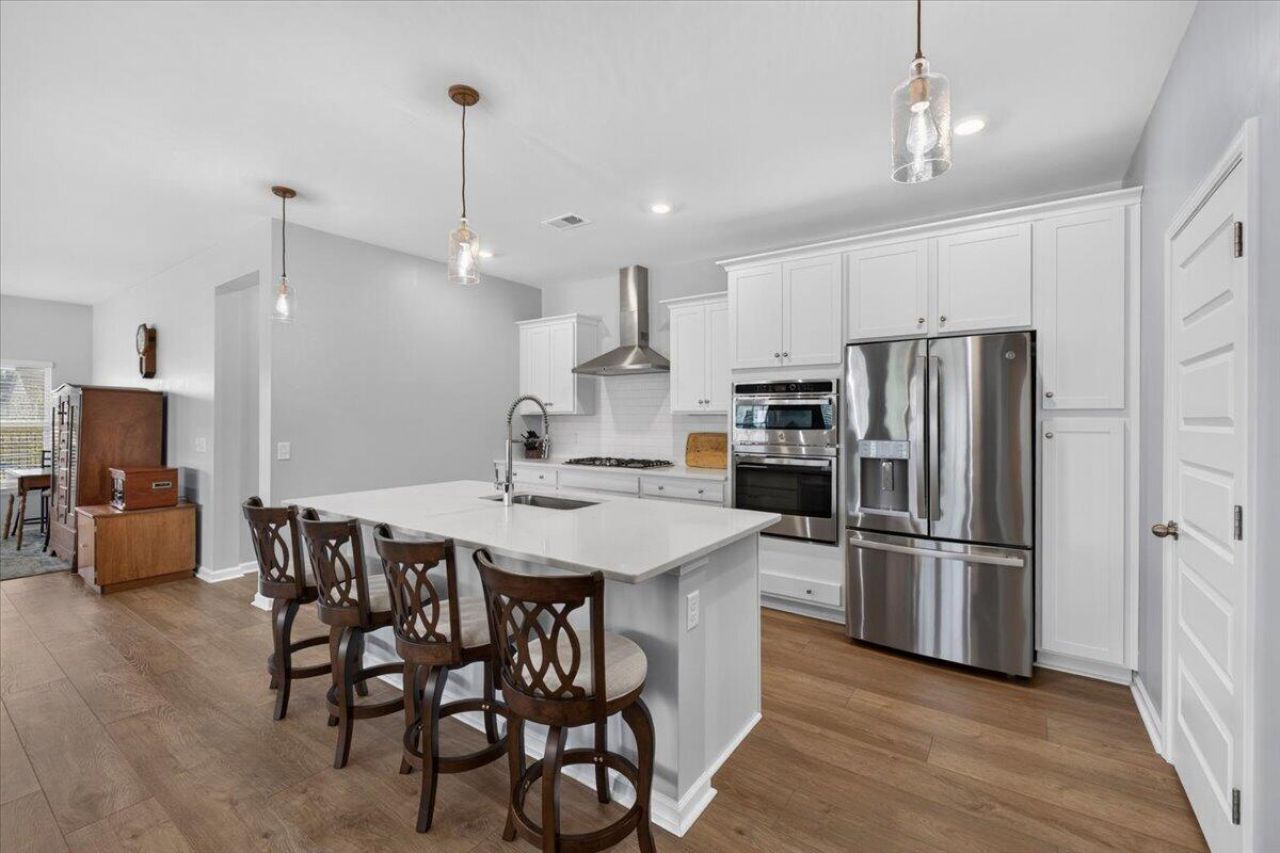 1028 Captain View Court Photo 18