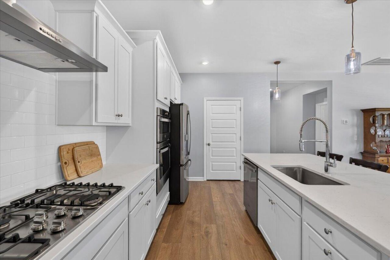 1028 Captain View Court Photo 19