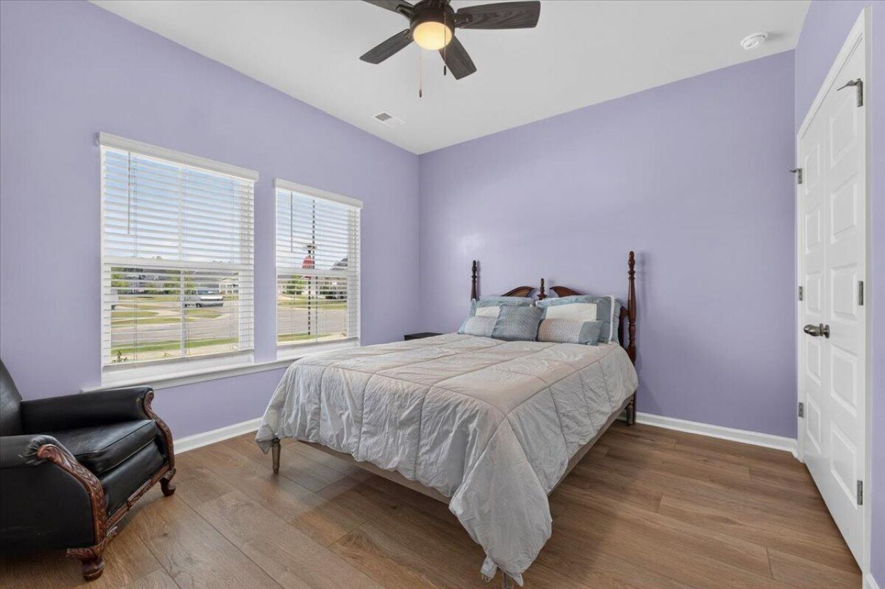 1028 Captain View Court Photo 23