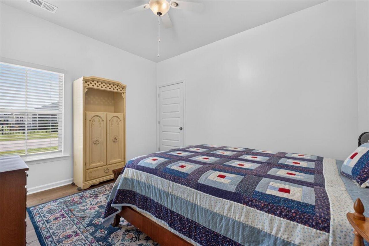 1028 Captain View Court Photo 27
