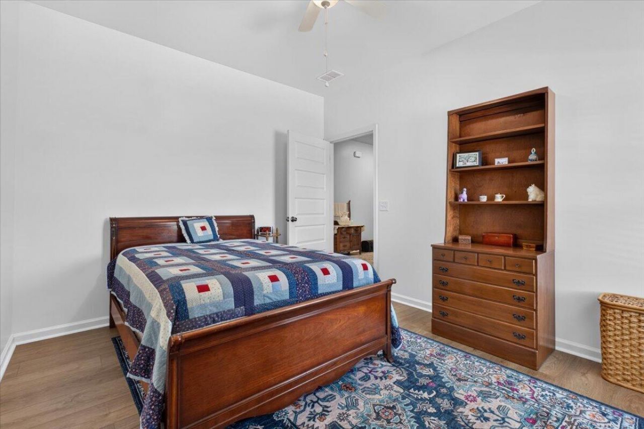1028 Captain View Court Photo 28