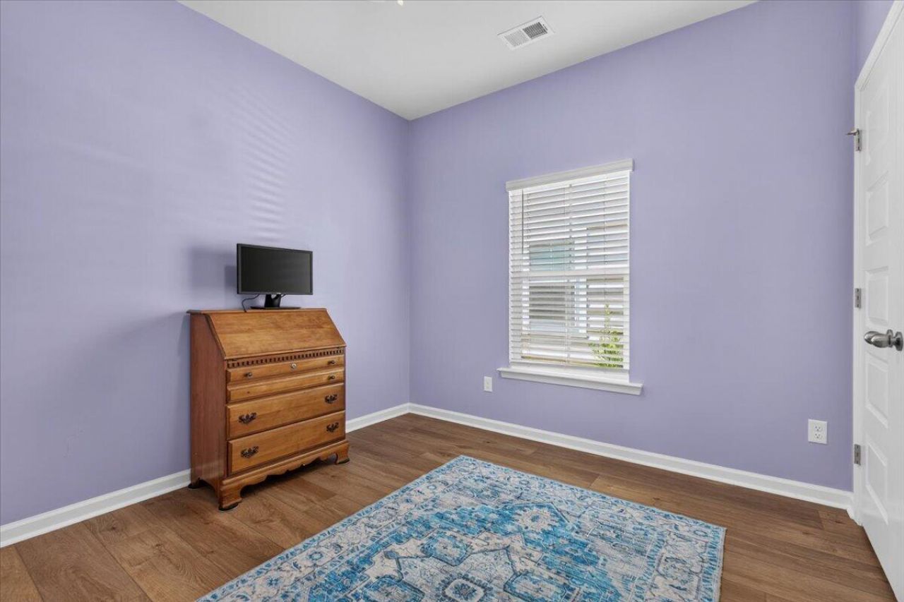 1028 Captain View Court Photo 31