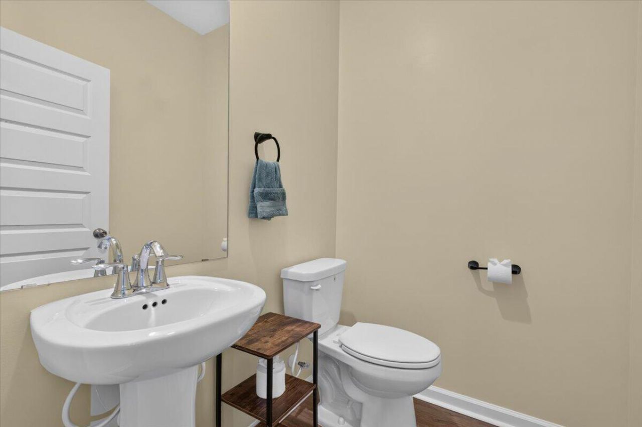 1028 Captain View Court Photo 33