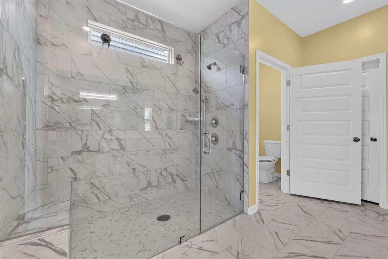 1028 Captain View Court Photo 39