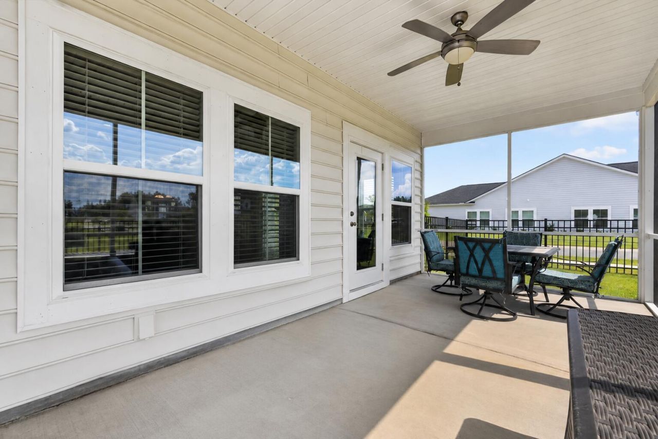 1028 Captain View Court Photo 42