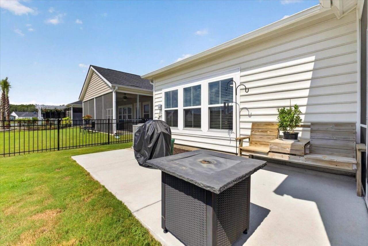 1028 Captain View Court Photo 43
