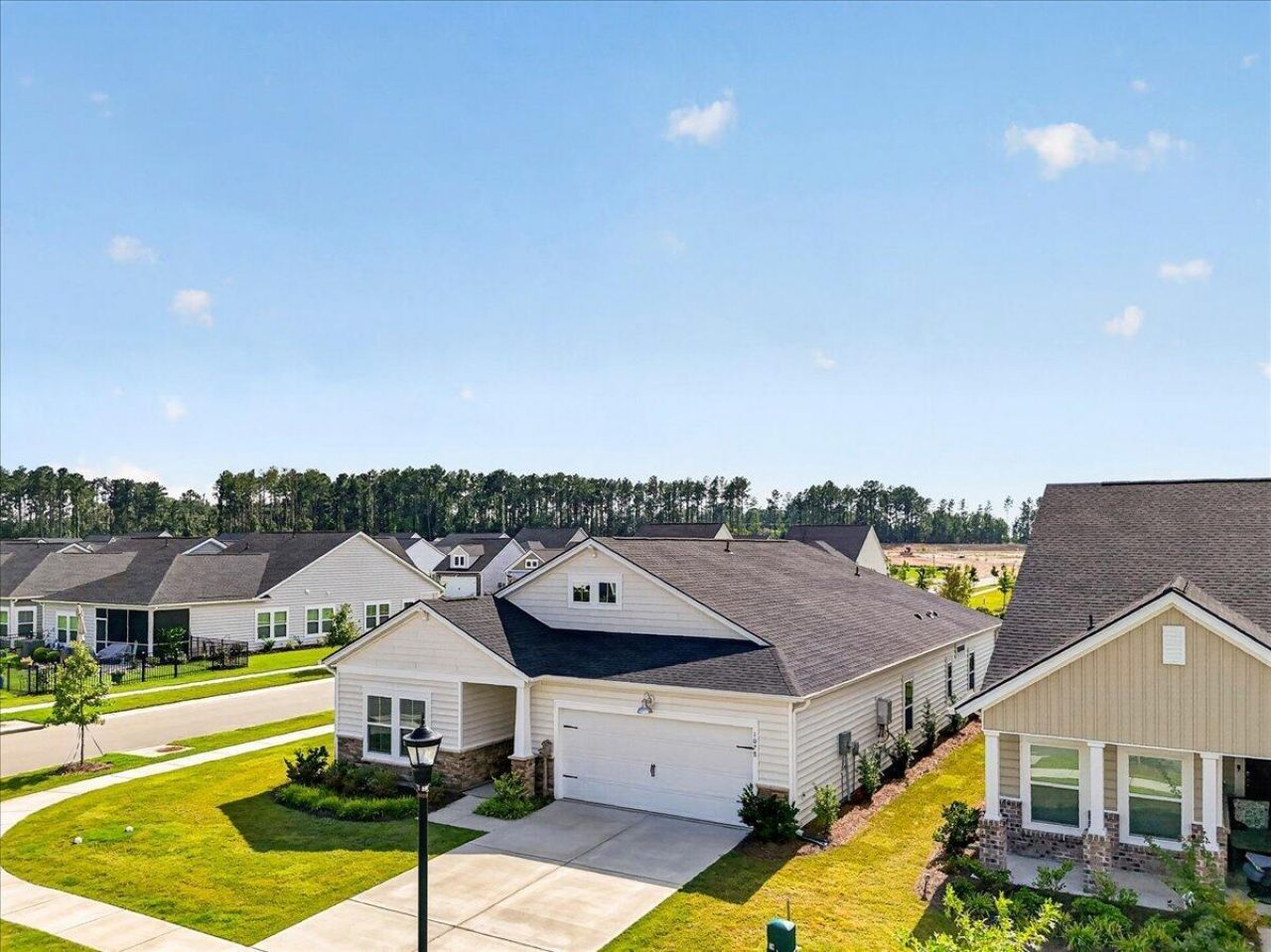 1028 Captain View Court Photo 6