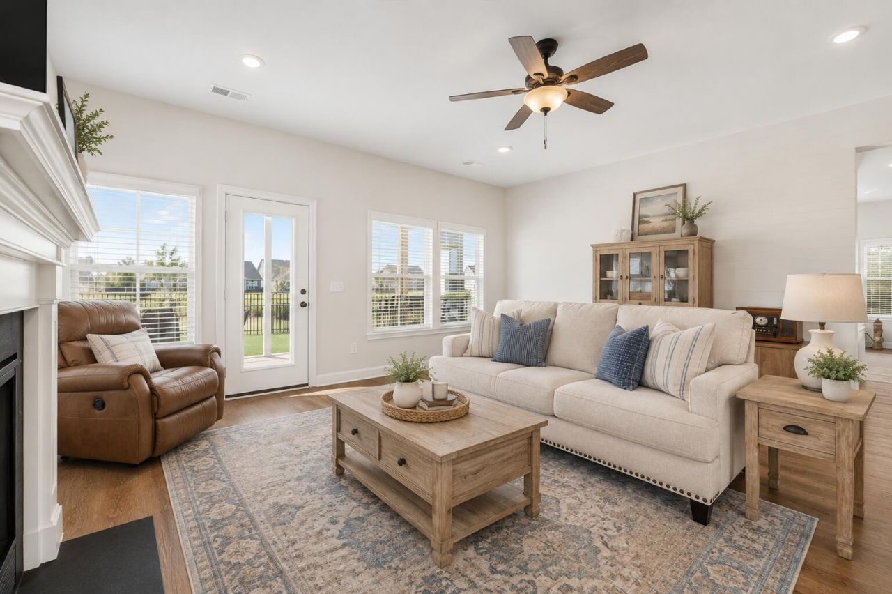 1028 Captain View Court Photo 8
