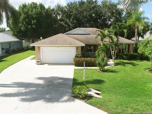 446 NE Vanda Terrado , Jensen Beach, FL 34957