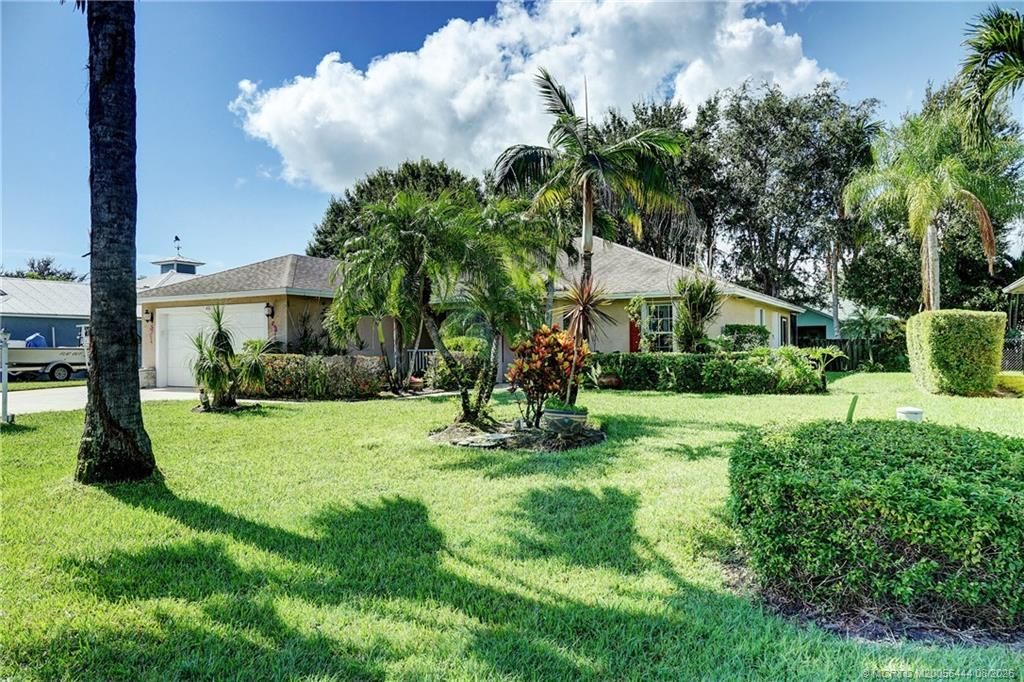 446 NE Vanda Terrado , Jensen Beach, FL 34957 Photo