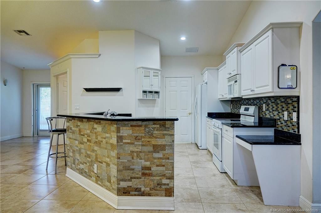 446 NE Vanda Terrado , Jensen Beach, FL 34957 Photo