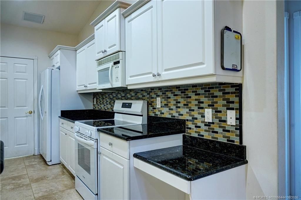 446 NE Vanda Terrado , Jensen Beach, FL 34957 Photo