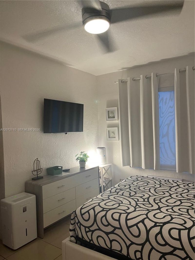 3710 Collins Ave , Unit N-208, Miami Beach, FL 33140 Photo