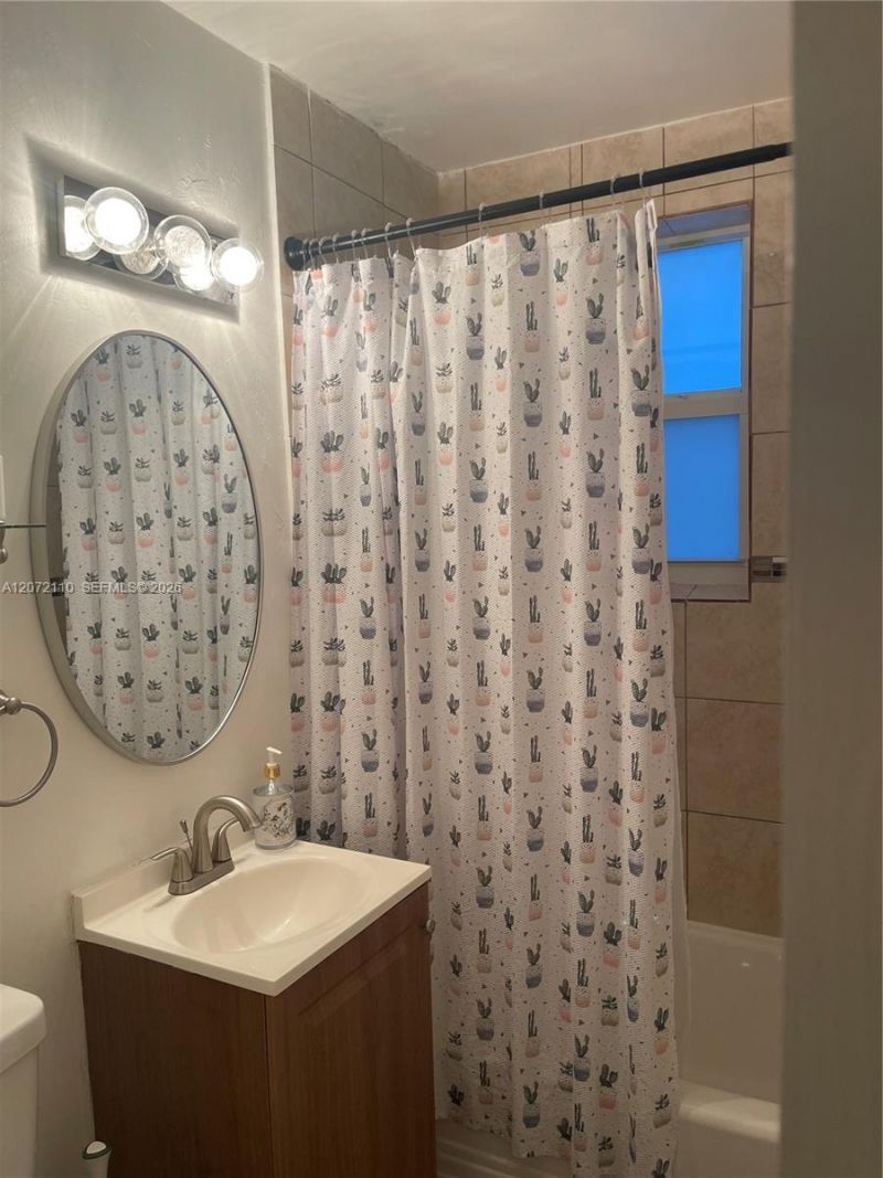 3710 Collins Ave , Unit N-208, Miami Beach, FL 33140 Photo