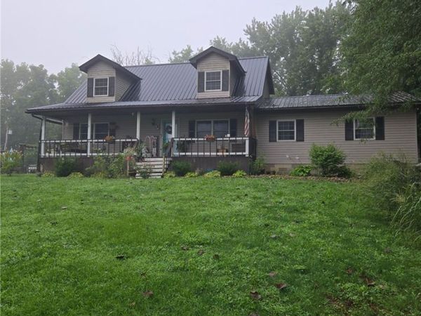 6180 Vroom Road , Nashport, OH 43830