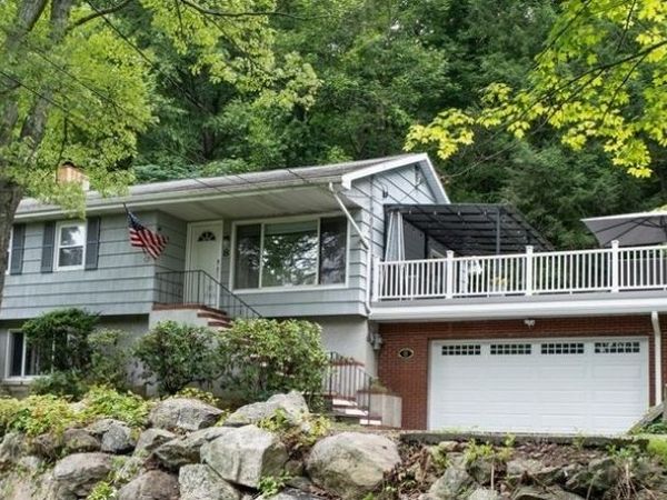 8 C O Dr, Byram, NJ 07821