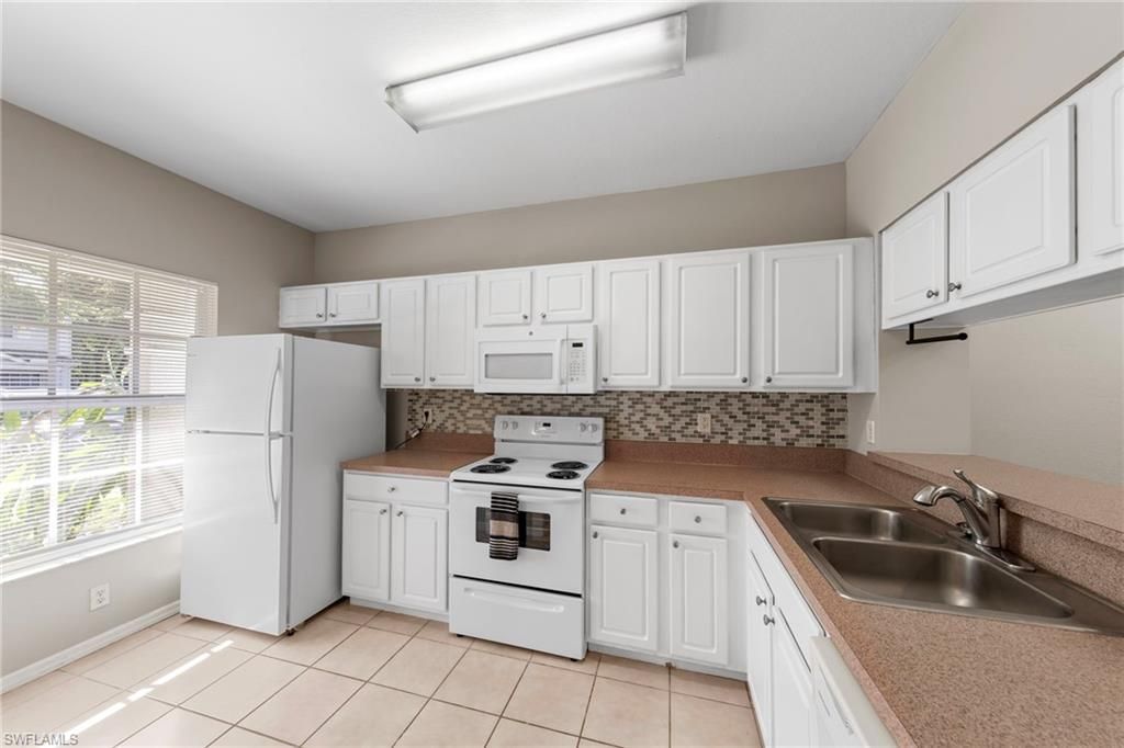 10032 Poppy Hill Dr , Fort Myers, FL 33966 Photo