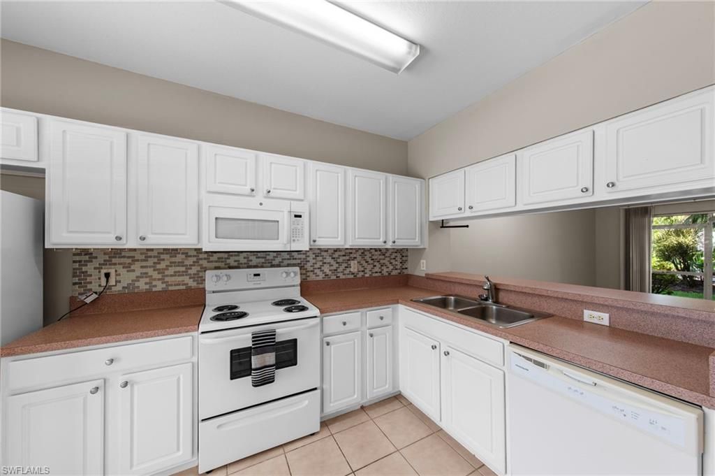 10032 Poppy Hill Dr , Fort Myers, FL 33966 Photo