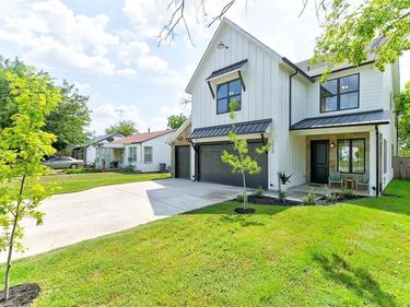 2928 Livingston Avenue, Fort Worth, TX 76110