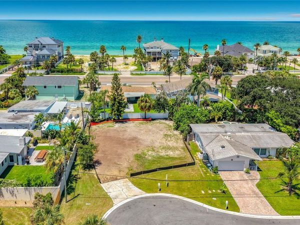 920 PALM DRIVE , BELLEAIR BEACH, FL 33786