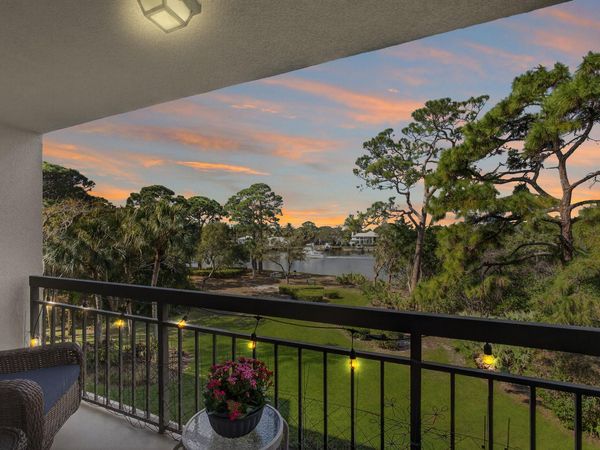 1901 MARINA ISLE Way, Unit 304, Jupiter, FL 33477