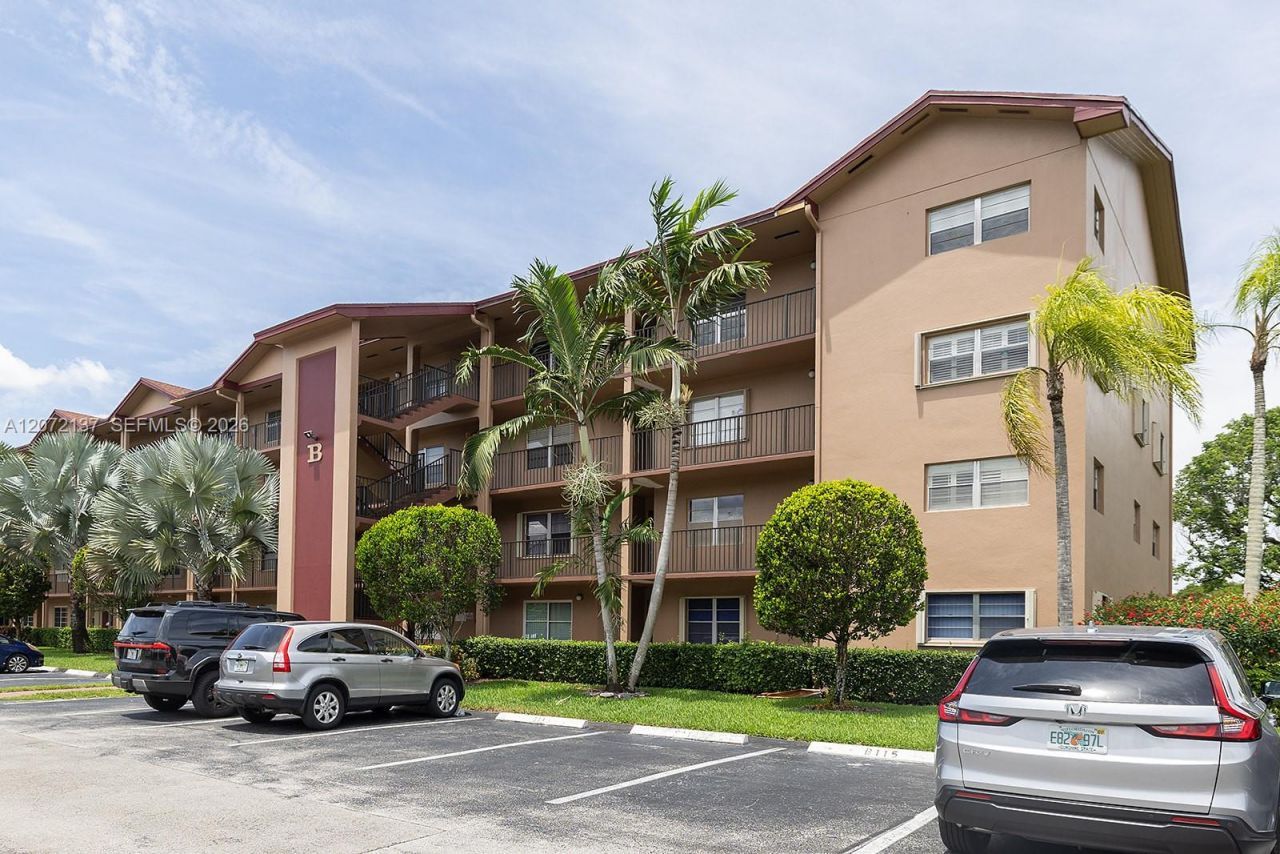 300 SW 130th Ter , Unit 110B, Pembroke Pines, FL 33027 Photo