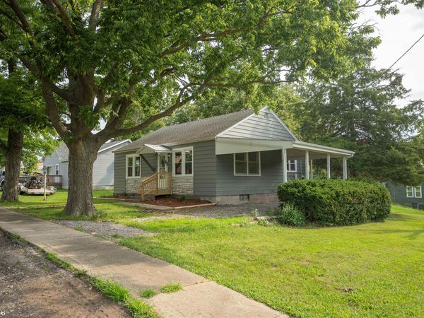 80 S 12th Street, Hamilton, IL 62341