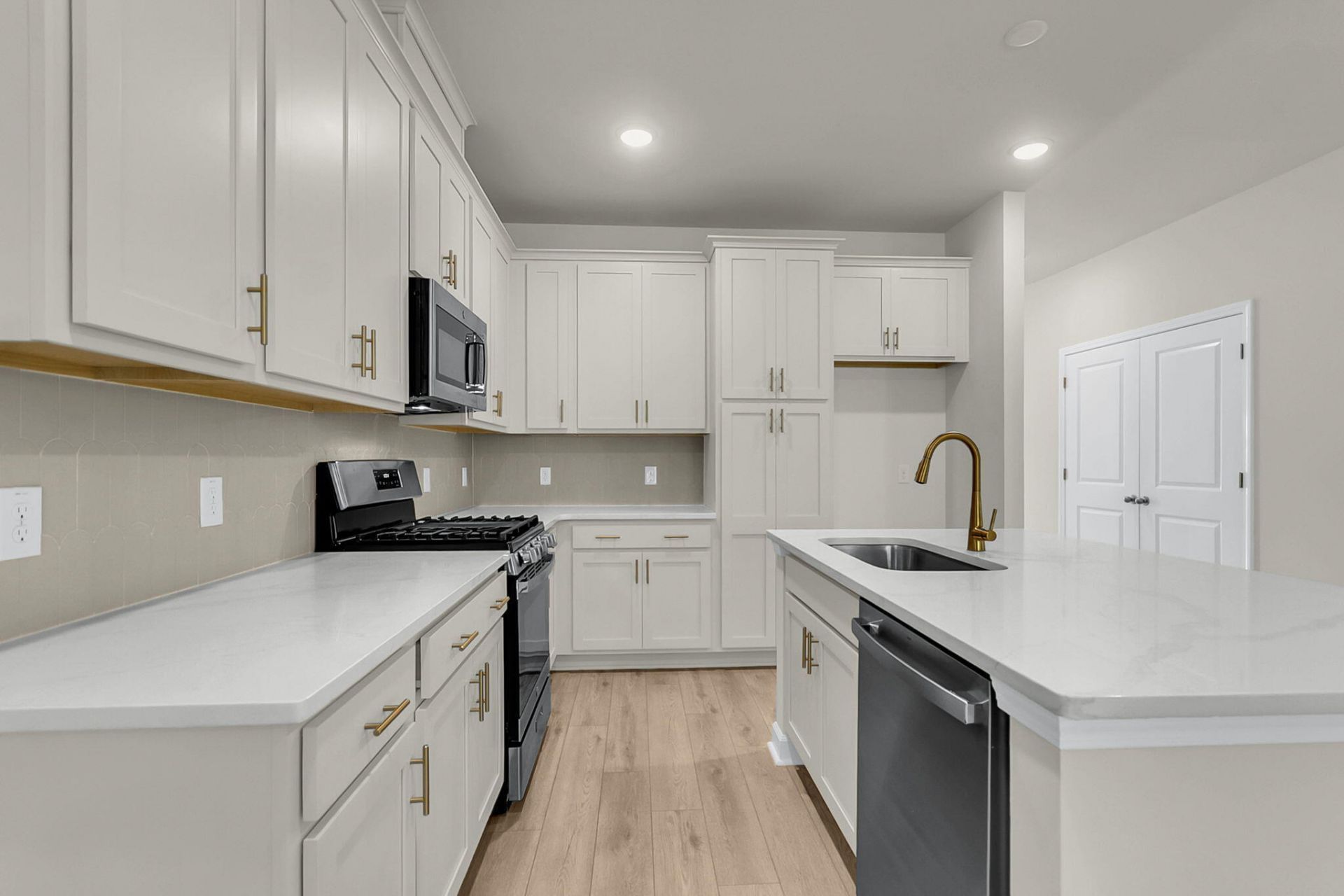 1050 Dusk Drive Photo 9