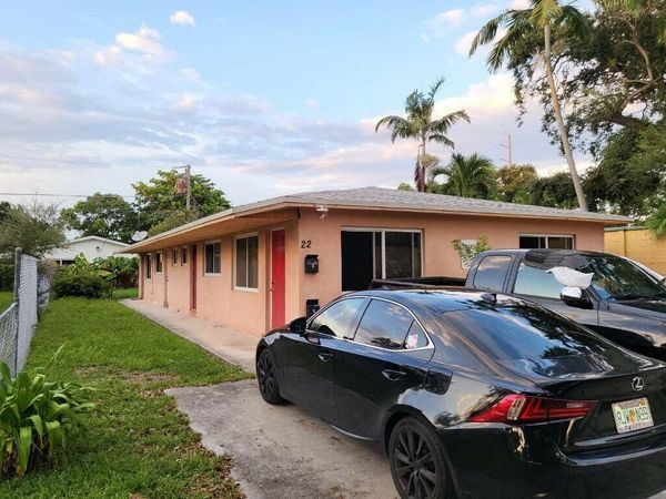 22 SW 9TH Street, Unit 1-2, Hallandale Beach, FL 33009