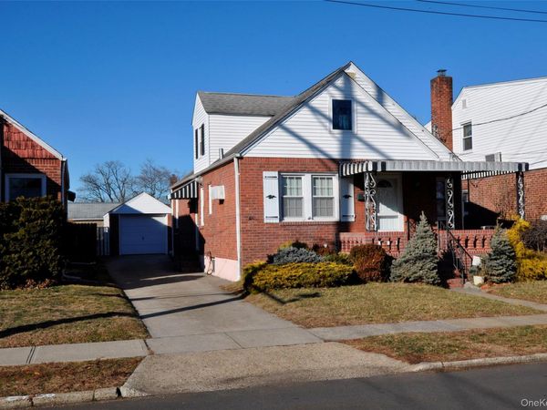 415 Lowell Avenue , New Hyde Park, NY 11040