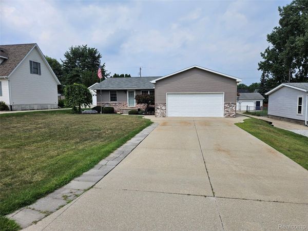 4090 Violet Avenue, St Clair Township, Mi 48079