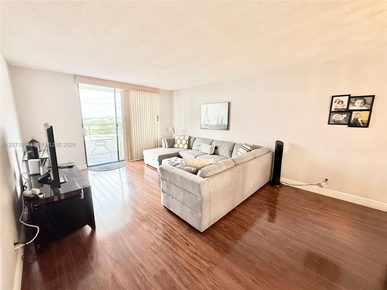 600 Three Islands Blvd , Unit 1107, Hallandale Beach, FL 33009 Photo