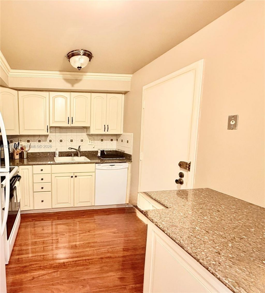 600 Three Islands Blvd , Unit 1107, Hallandale Beach, FL 33009 Photo