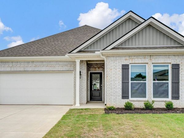 702 Edgemont Circle, Brookland, AR 72405