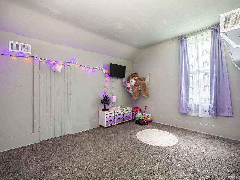 936 S Lawn Avenue , Coshocton, OH 43812 Photo 18