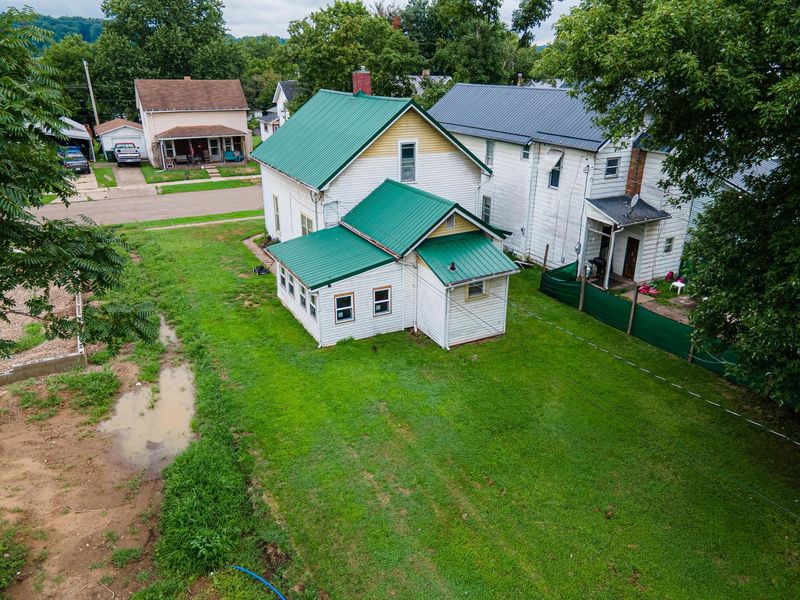 936 S Lawn Avenue , Coshocton, OH 43812 Photo 3
