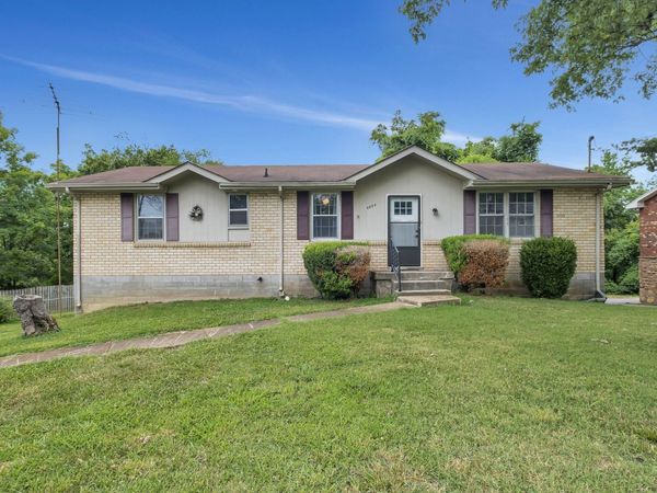 4884 Whittier Dr , Old Hickory, TN 37138