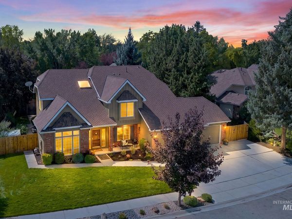 8019 W Innsbrook Ct, Boise, ID 83704