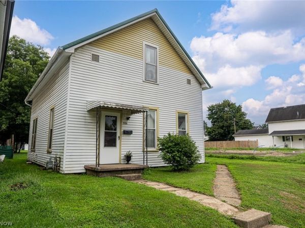 936 S Lawn Avenue , Coshocton, OH 43812